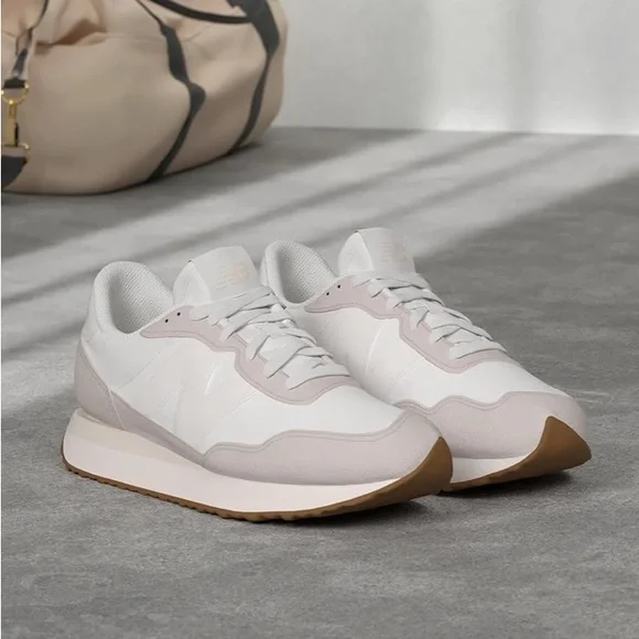 New Balance Women's Moonstone White and Tan Sneakers 237 - Picture 4 of 11